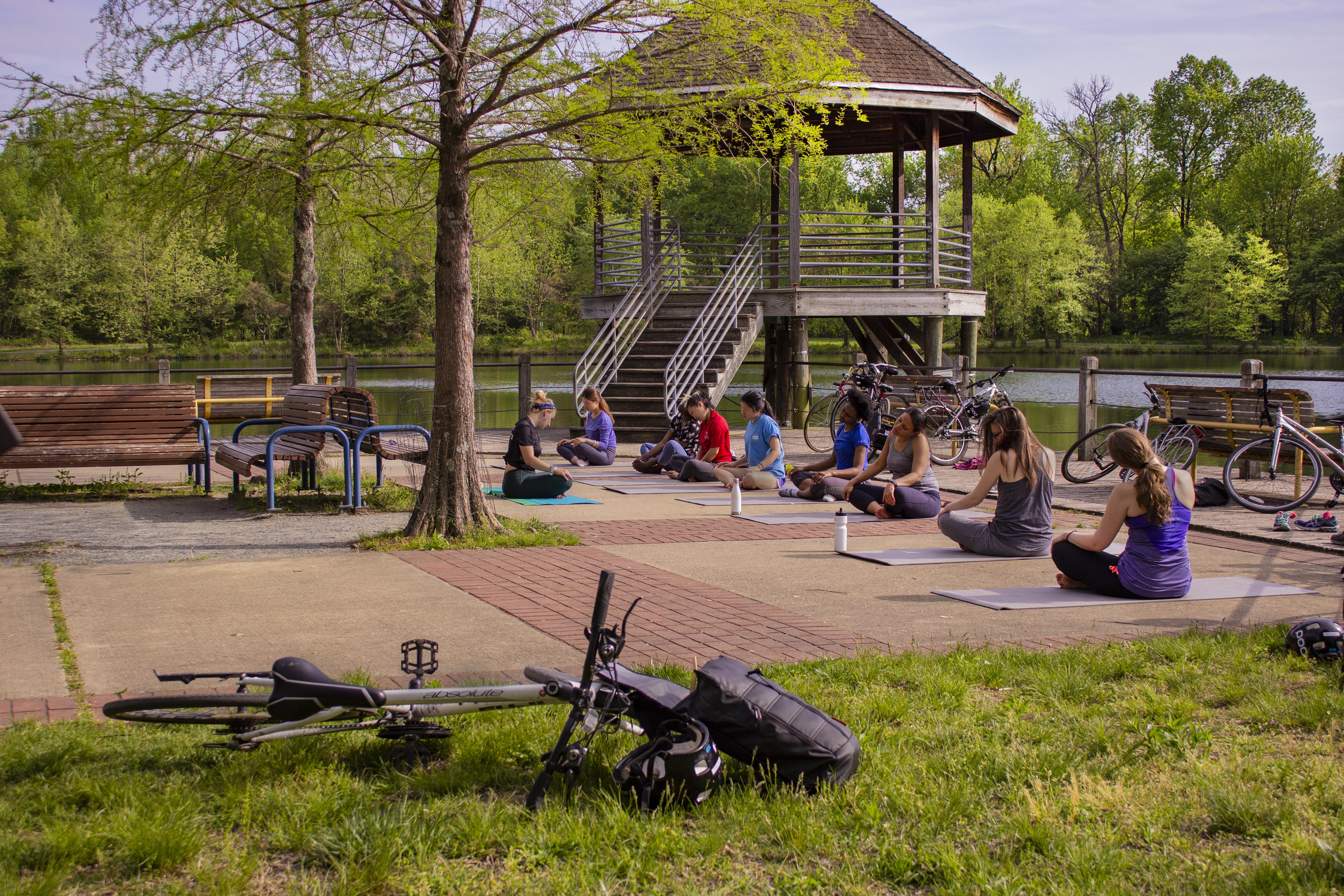 outdoor yoga class